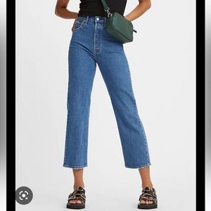 Levi’s Ribcage Ankle Straight Jeans (like new)